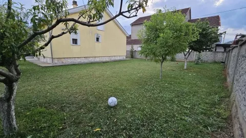 Sale, house, 80m², Tološi, Podgorica - image 4