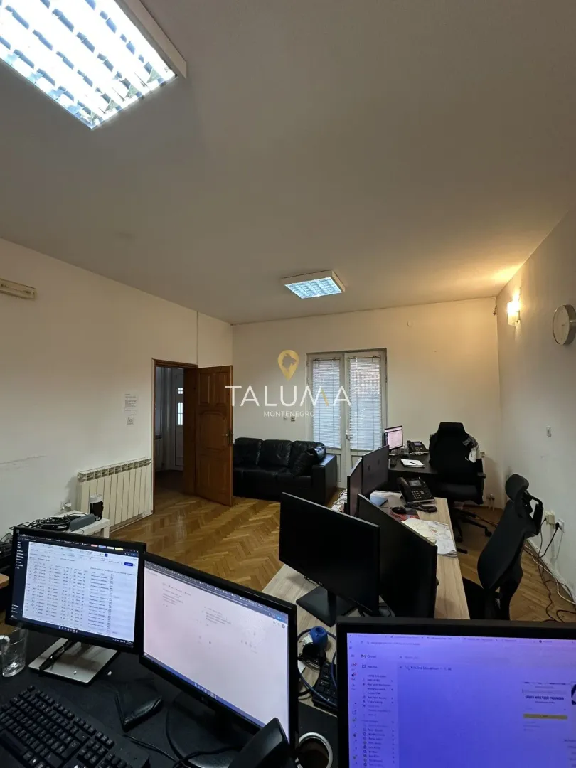 Rent, house, 360m², Momišići, Podgorica