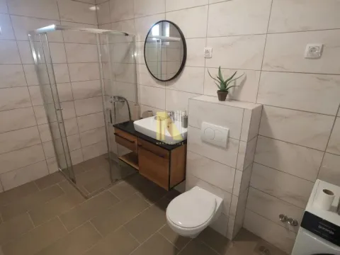 Izdavanje, četvorosoban stan, 131m², Podbara, Novi Sad Sve Podlokacije - image 14