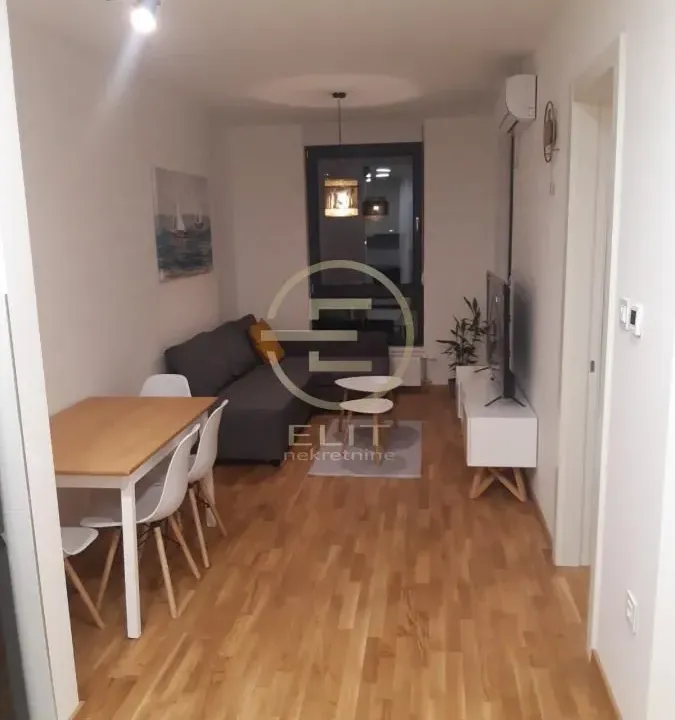 Izdavanje, jednosoban stan, 36m², Podbara, Novi Sad Sve Podlokacije