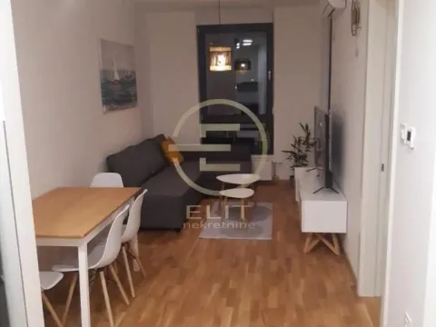 Izdavanje, jednosoban stan, 36m², Podbara, Novi Sad Sve Podlokacije