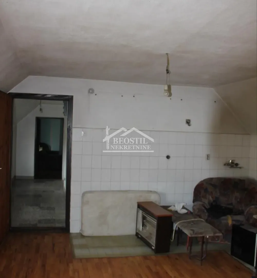 Sale, house, 680m², Dobanovci, Surčin