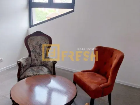 Izdavanje, poslovni prostor, 120m², Centar, Podgorica - image 3