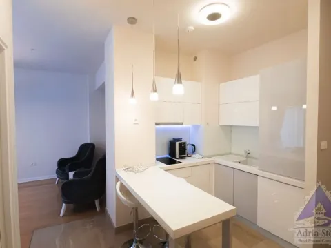 Prodaja, jednosoban stan, 65m², Centar, Budva - image 9