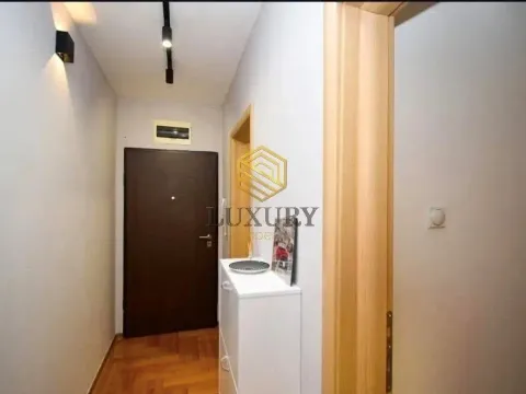 Prodaja, jednosoban stan, 37m², Centar, Podgorica - image 2