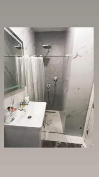 Moderne kupatilo sa umivaonikom i tuš kabinom. - image 7