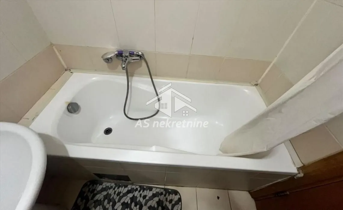 Izdavanje, dvosoban stan, 44m², Novi Beograd Blok 63, Novi Beograd Sve Podlokacije