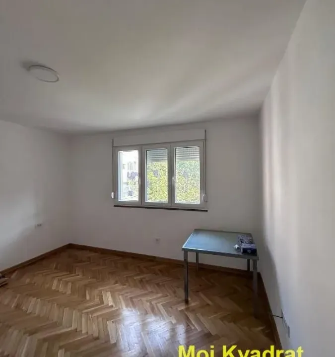 Izdavanje, dvosoban stan, 53m², Karaburma, Palilula Sve Podlokacije
