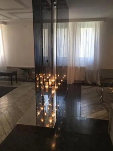 Izdavanje, trosoban stan, 240m², Kalenić Pijaca, Vračar Sve Podlokacije
