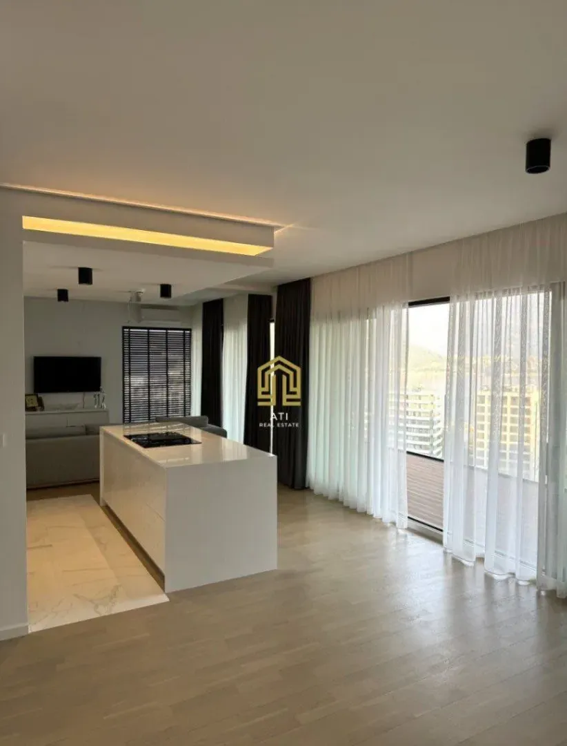 Prodaja, trosoban stan, 263m², Budva, Crna Gora