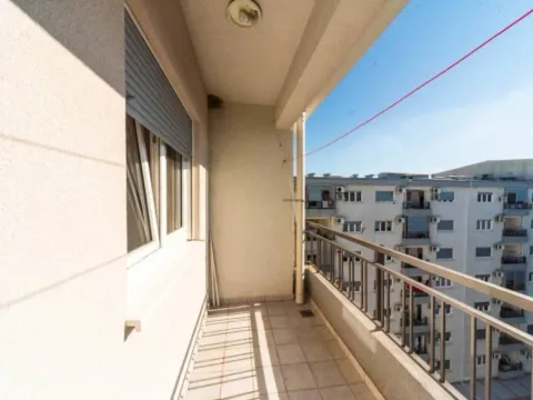 Izdavanje, jednosoban stan, 53m², Pobrežje, Podgorica - image 7