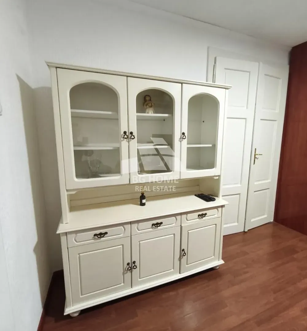 Izdavanje, dvosoban stan, 50m², Skadarlija, Beograd