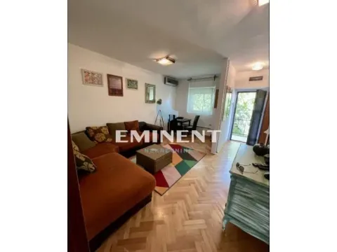 Izdavanje, stan, 41m², Zemun Sve Podlokacije, Beograd