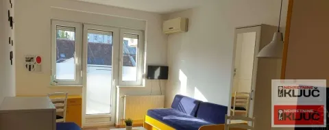 Rent, studio apartment, 26m², Grbavica, Novi Sad Sve Podlokacije - image 1