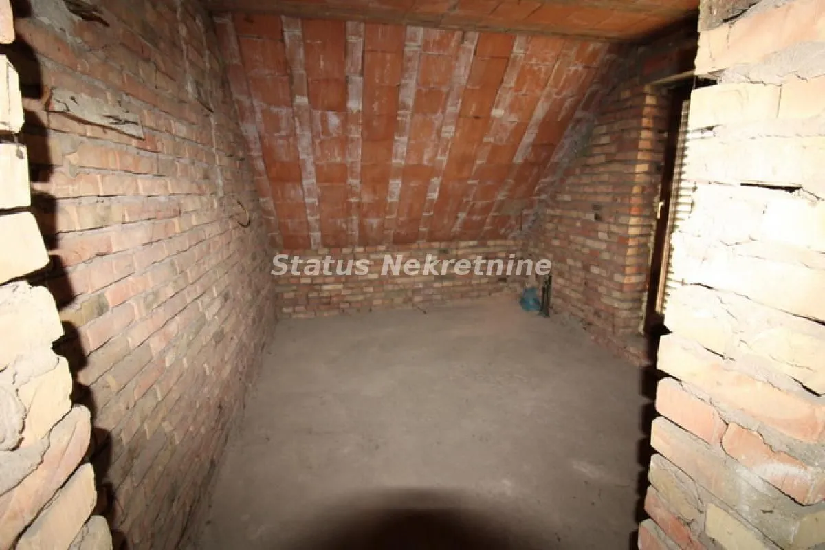 Prodaja, kuća, 416m², Sremska Mitrovica, Srbija