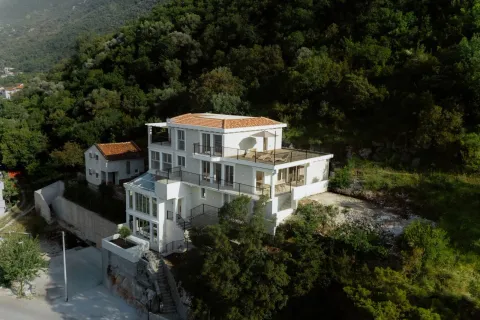 Sale, house, 400m², Stoliv, Kotor - image 6