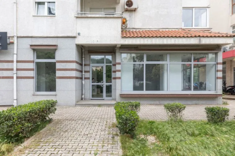 Rent, office space, 79m², Centar, Bar