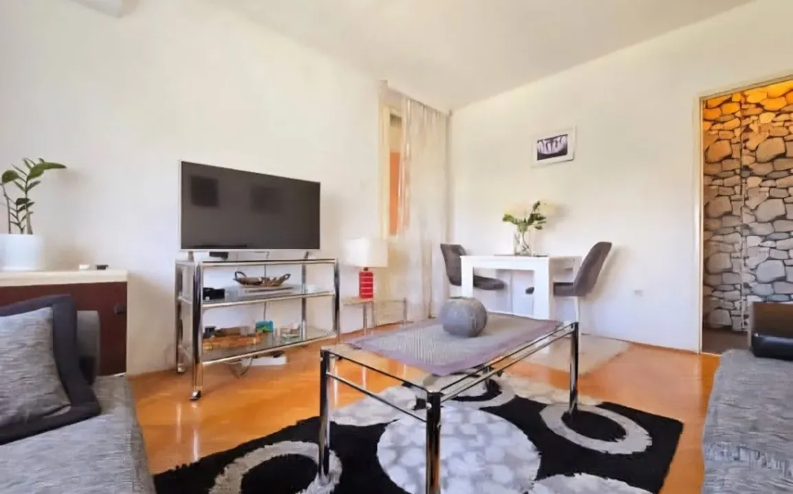 Izdavanje, jednosoban stan, 45m², Zabjelo, Podgorica