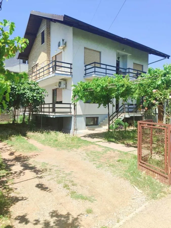 Rent, apartment, 100m², Dalmatinska ulica, Podgorica
