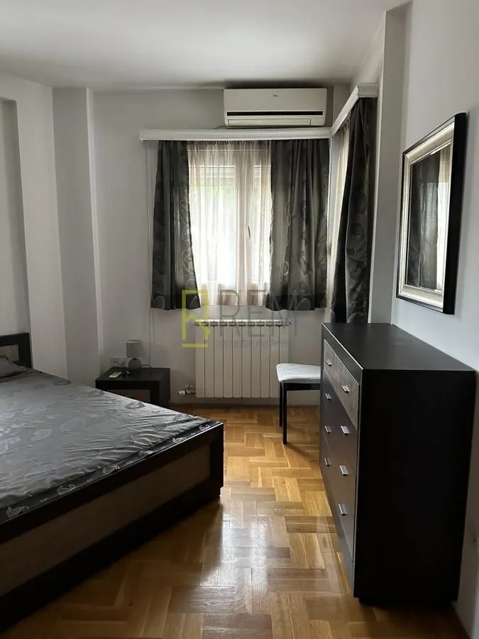 Izdavanje, dvosoban stan, 62m², Centar, Podgorica