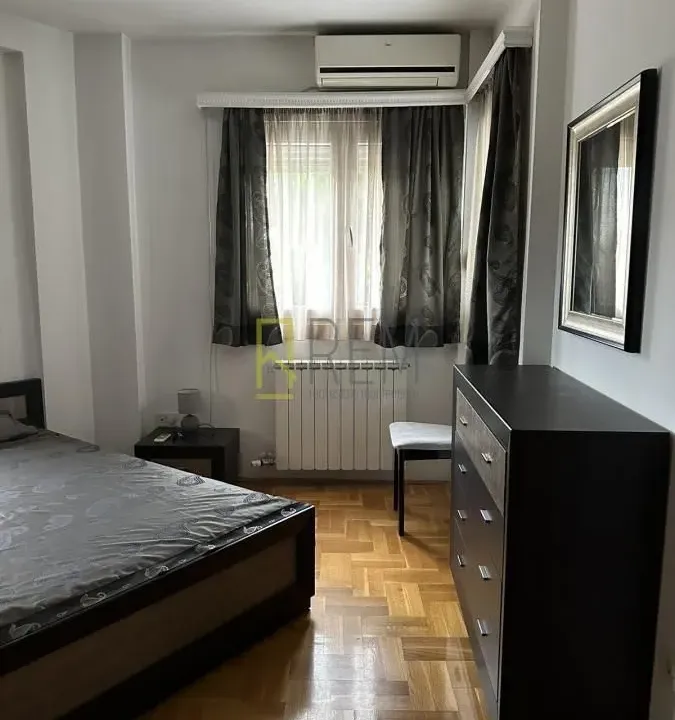 Izdavanje, dvosoban stan, 62m², Centar, Podgorica