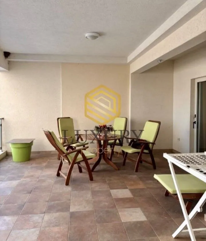 Prodaja, dvosoban stan, 117m², Pržno, Budva