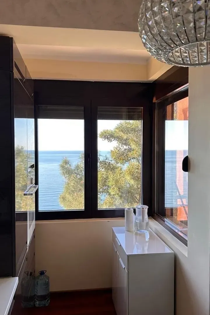 Prodaja, dvosoban stan, 120m², Komoševina, Budva