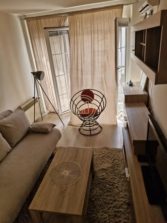 Rent, three bedroom apartment, 90m², Medijana, Niš