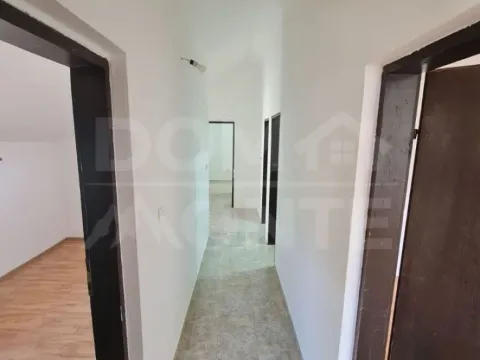 Rent, two bedroom apartment, 100m², Tivat, Crna Gora - image 5