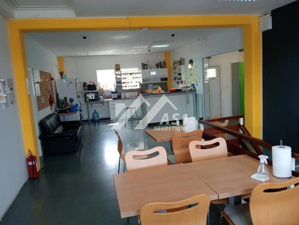 Rent, office space, 720m², Novo naselje, Novi Sad
