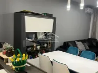 Izdavanje, trosoban stan, 67m², Uciteljsko Naselje, Zvezdara Sve Podlokacije - image 2