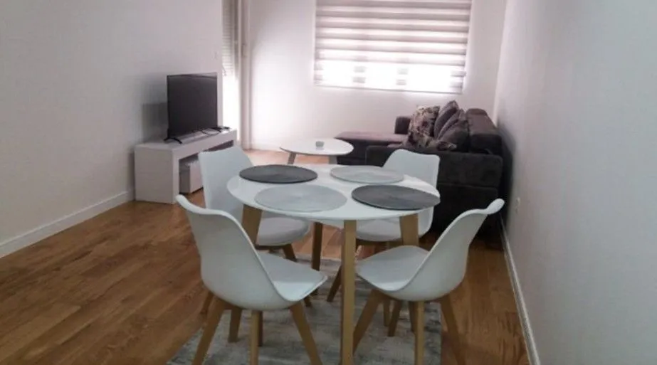 Izdavanje, jednosoban stan, 42m², Central Point, Podgorica