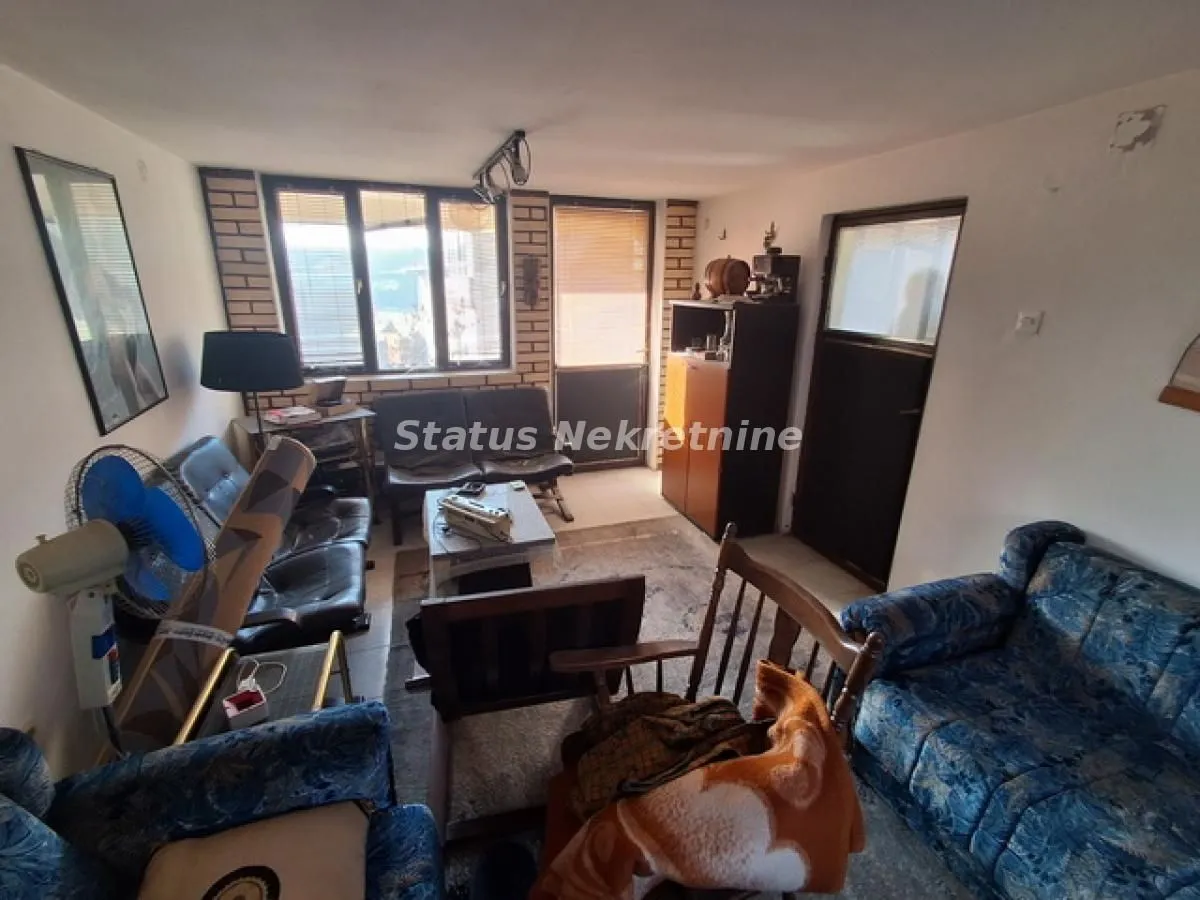 Prodaja, kuća, 200m², Futog, Novi Sad Sve Podlokacije