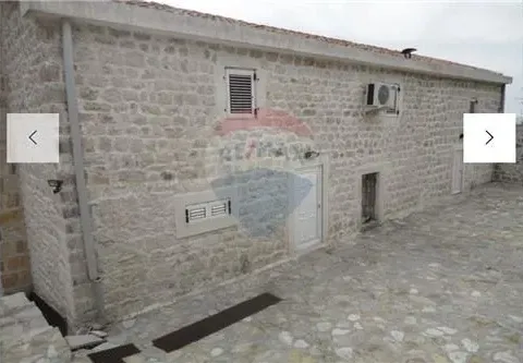 Prodaja, kuća, 340m², Reževići, Budva - image 17