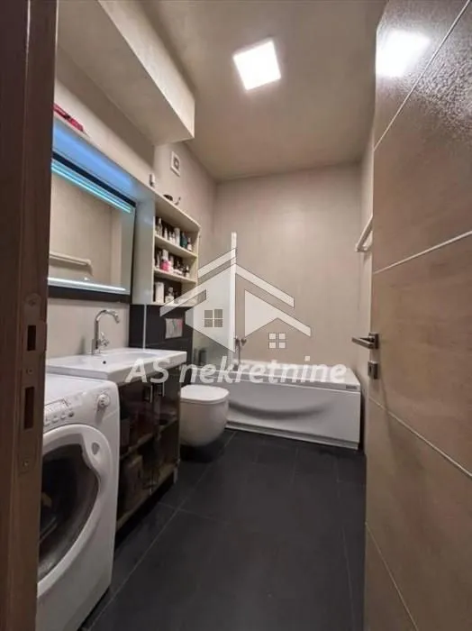 Rent, four bedroom apartment, 105m², Savski Venac, Beograd