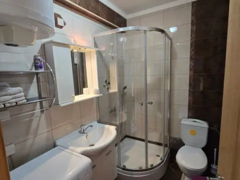 Izdavanje, jednosoban stan, 50m², Centar, Tivat - image 9