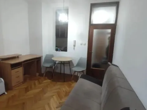 Izdavanje, garsonjera, 34m², Tološka šuma, Podgorica - image 9