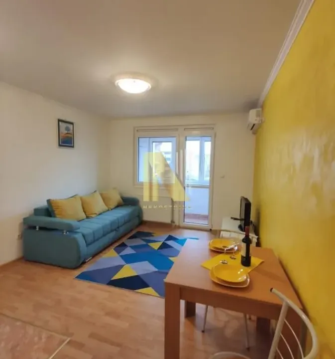 Izdavanje, jednosoban stan, 35m², Centar, Novi Sad