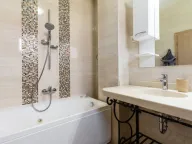 Izdavanje, dvosoban stan, 55m², Bečići, Budva - image 12