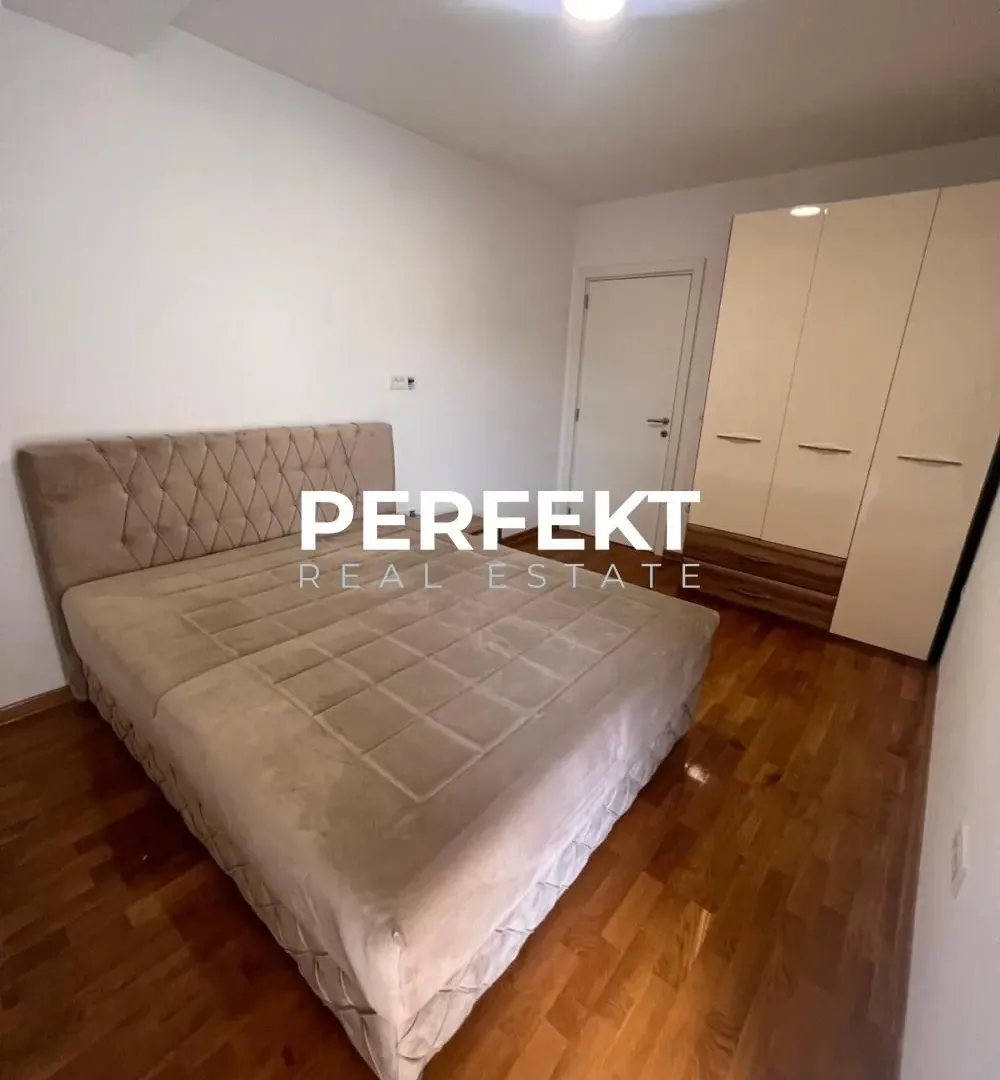 Prodaja, trosoban stan, 89m², Centar, Pančevo