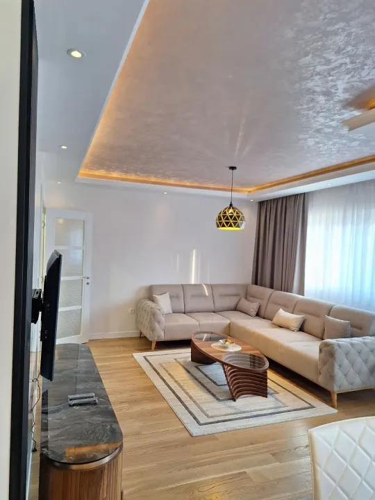 Izdavanje, četvorosoban stan, 94m², City Kvart, Podgorica