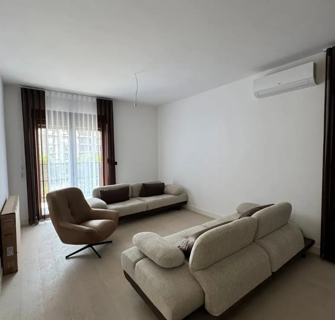 Izdavanje, jednosoban stan, 53m², City Kvart, Podgorica