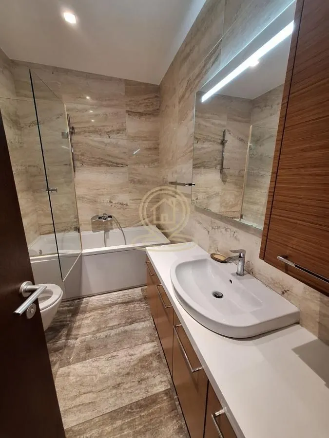 Izdavanje, trosoban stan, 103m², Vračar Hram, Vračar Sve Podlokacije