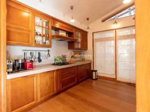 Sale, house, 186m², Orahovac, Kotor - image 9