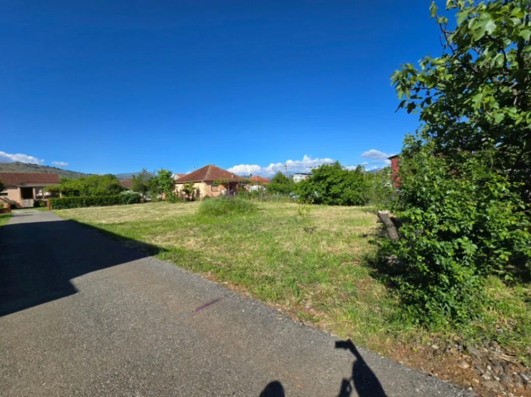 Prodaja, plac, 644m², Tološi, Podgorica