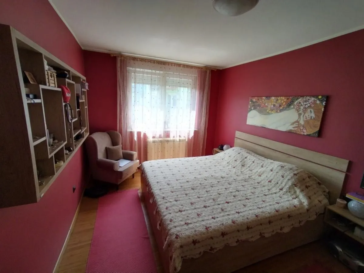 Prodaja, četvorosoban stan, 115m², Grbavica, Novi Sad Sve Podlokacije