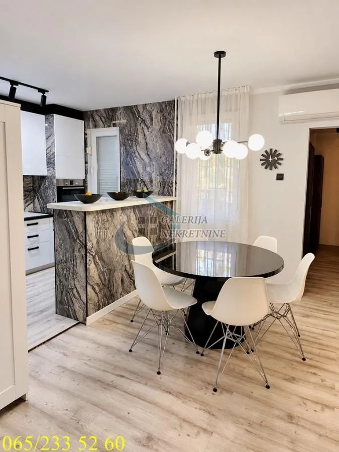 Prodaja, trosoban stan, 100m², Čukarica, Beograd