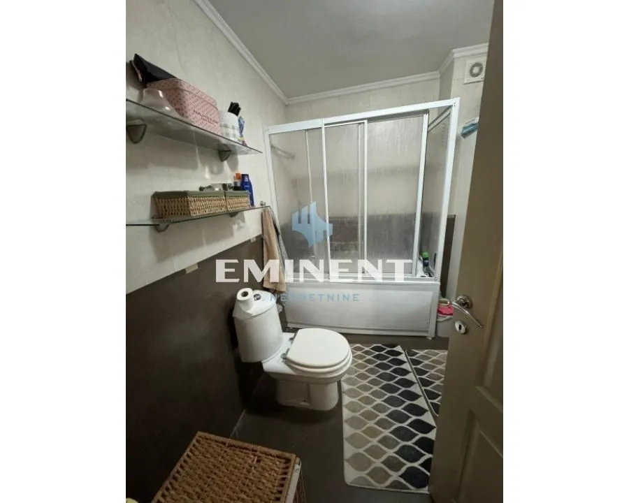 Izdavanje, trosoban stan, 73m², Voždovac Sve Podlokacije, Beograd