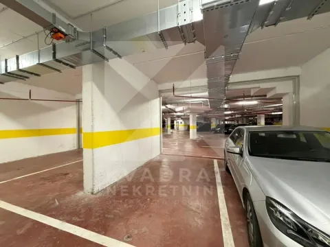 Rent, office space, 163m², Central Point, Podgorica - image 11