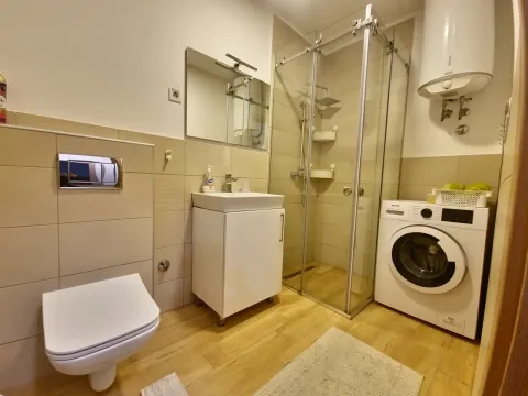 Rent, two bedroom apartment, 69m², Budva, Crna Gora - image 11